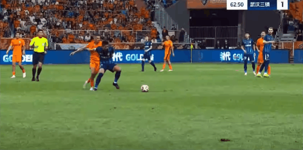 中国足彩网-中超战报：罗竞世界波，李松益自摆乌龙，云南玉昆2-1武汉三镇