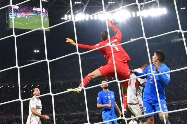 足彩网-2球换来6分！00后新秀再破门 曼乔给小因扎吉上课