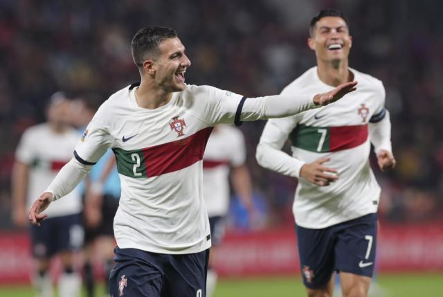 达洛特梅开二度 客场4球胜捷克 葡萄牙成小组第一