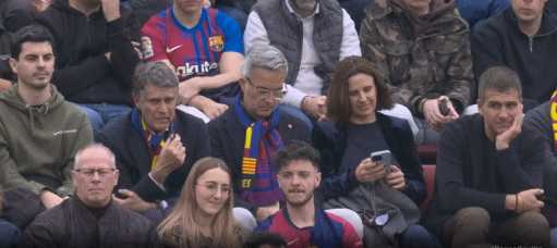 中国足彩网-半场：巴萨3-1塞维利亚，拉菲尼亚点射双响，奥尔莫破门